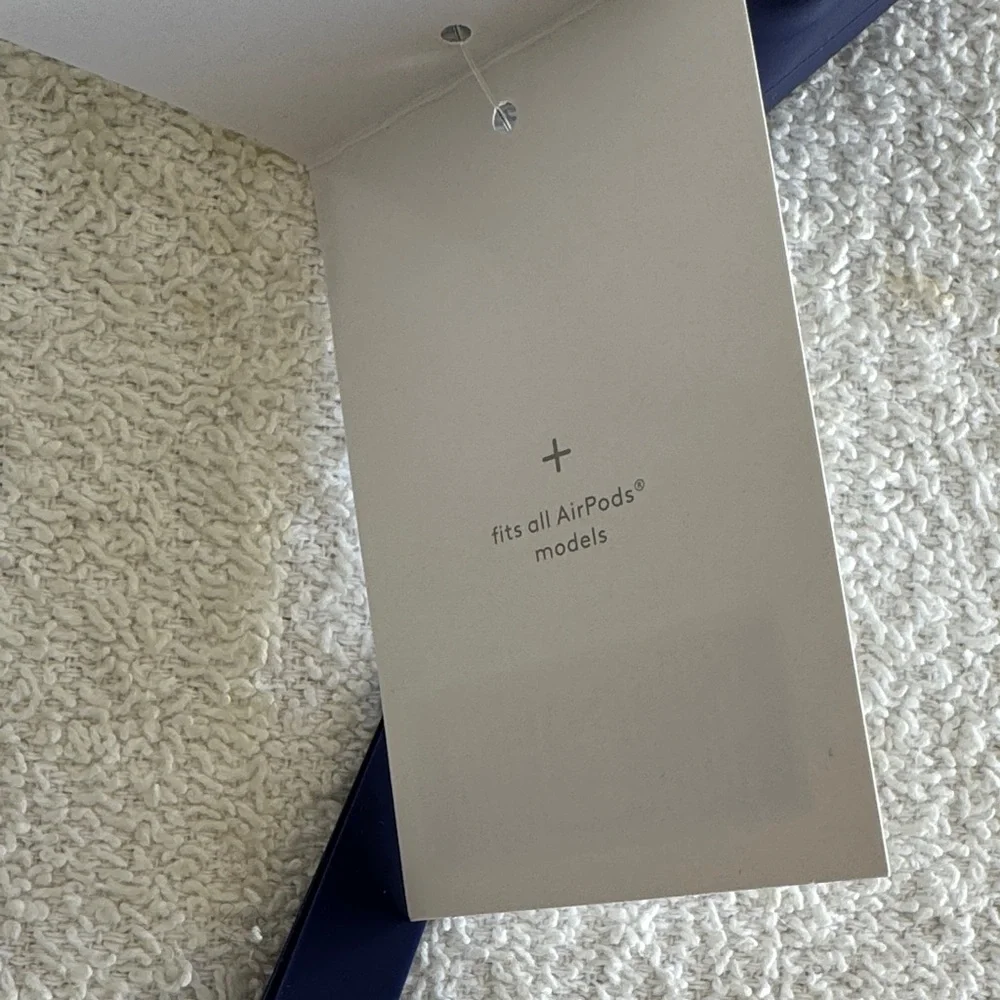 Heyday Earbuds Pop-in Case Cover with Strap